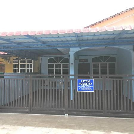 Aryani Homestay Kampong Kelemak 外观 照片