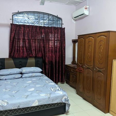 Aryani Homestay Kampong Kelemak 外观 照片
