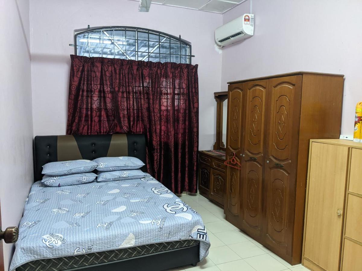 Aryani Homestay Kampong Kelemak 外观 照片